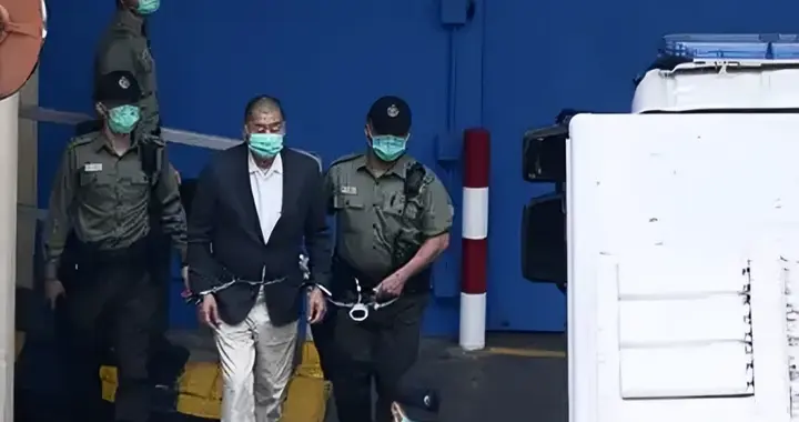 美国3次出手不管用，黎智英终极审判来了！反恐特勤现场持枪戒备