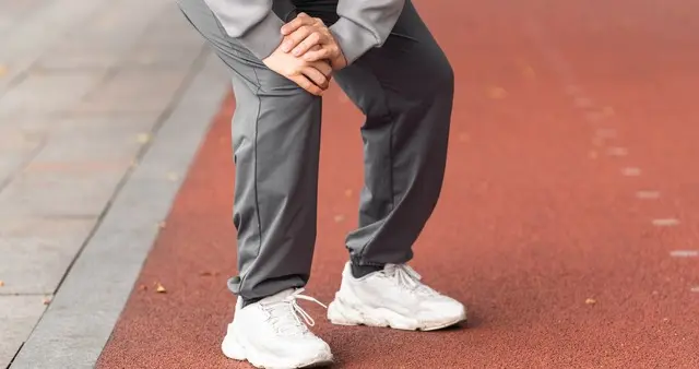 膝盖“扭一下”为何疼一个月？骨科医生详解侧副韧带损伤康复之路
