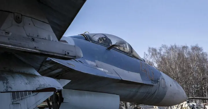 歼-20S不是来打航母的，它根本没挂反舰导弹。