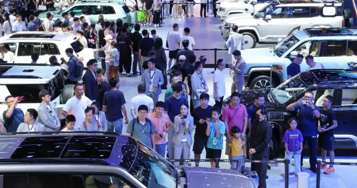 两大国之重器亮剑，英澳等外媒早已表态，中国崛起已成定局