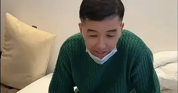 关小平迎来57岁生日，与外孙女生日仅相差9天，女儿关思慧送祝福