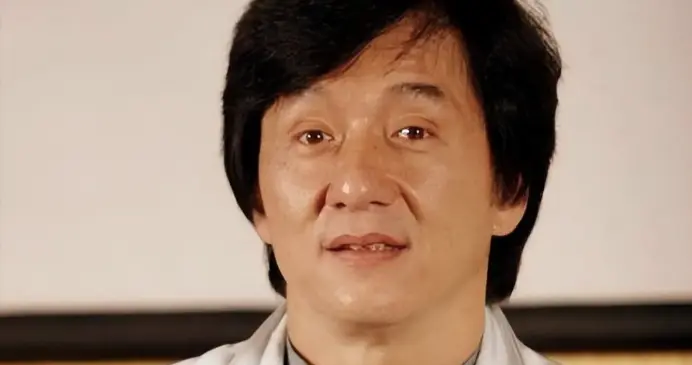 原来他们用的是艺名啊！新规要求演员必须署真名，这回是藏不住了