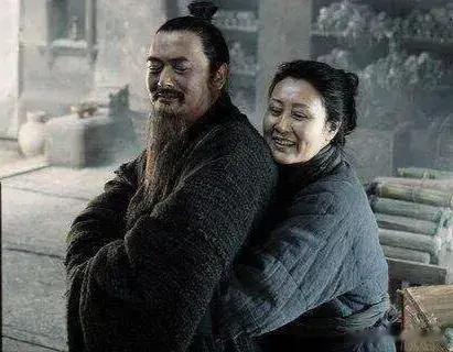 汤姆张口中循规蹈矩山东人，为何深圳坐拥6千亿，混得风生水起？