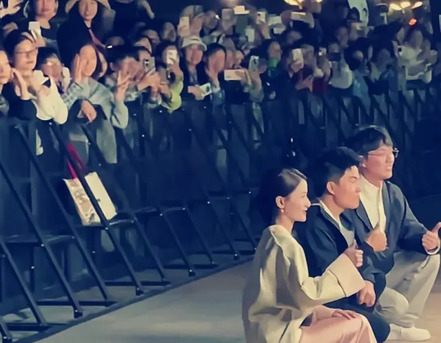 百花齐放春满园