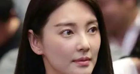 从星女郎到涉嫌代孕：张雨绮争议背后的法律红线与行业拷问