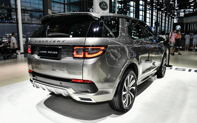 路虎又“妥协了”！曾加价至70万，如今降到18万，配2.0T看啥Q5L