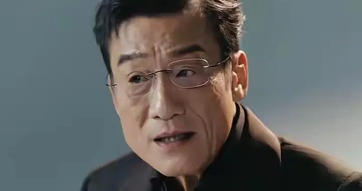 68岁梁家辉被女儿嫌弃，老友离世让他害怕躺平，法拉利还是自行车