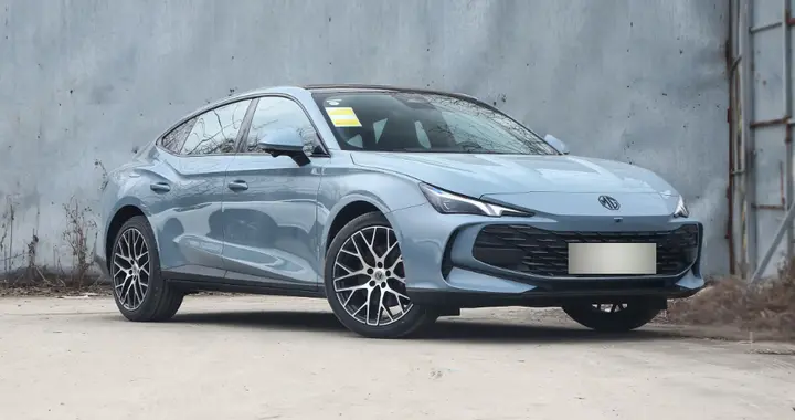 13.79万起，颜值是正义，但实用性才是2026款MG7的 “里子”