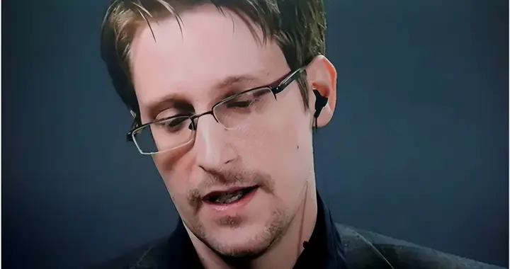 12年前，斯诺登泄露美国大量丑闻被通缉，逃往俄罗斯后现状如何？