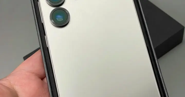 新款溢价虚高别上当！6999 元抄底三星机皇，自研全能配置无短板