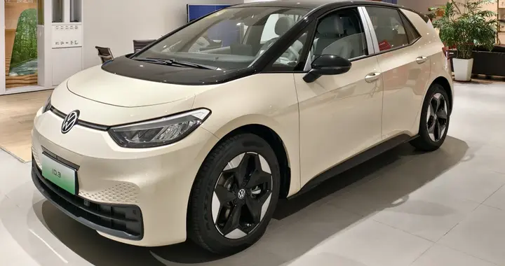 大众ID.3:12万级纯电小钢炮，操控秒杀海豚？