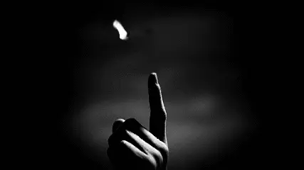 老方说：汪滔：我常常在想，皇帝穿着所谓最