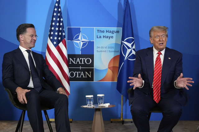 北约峰会“爸爸事件”！他确实很亲热的喊“爸爸，你是我的爸爸”