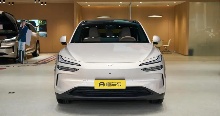 乐道L60与L90四月选购指南：大五座还是大三排，这笔账咱们算清楚