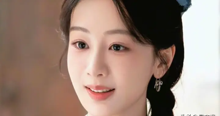 杨紫新剧《家业》热度破亿 国风美学与灵动俏皮少女感霸屏 赢麻了
