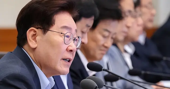 李在明终于掀桌了，公开表态，必须要从美国手中，收回战时指挥权