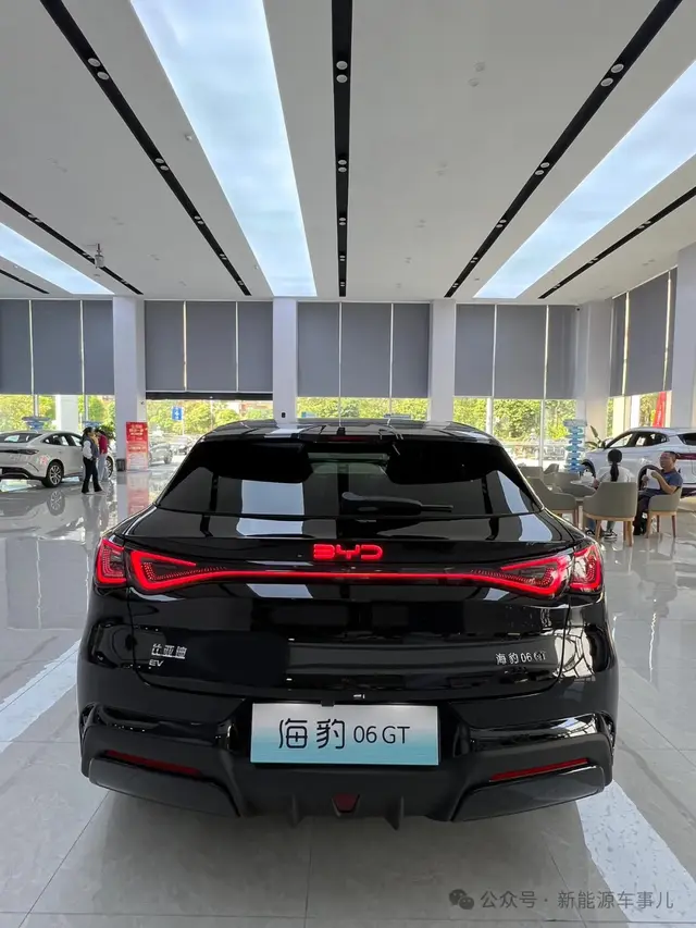 比亚迪纯电“小钢炮”605km续航卖9.98万特斯拉Model Y要紧张了