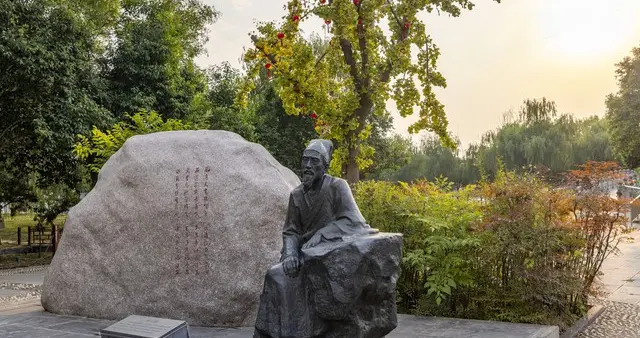 晚期杜甫：独语与冥想