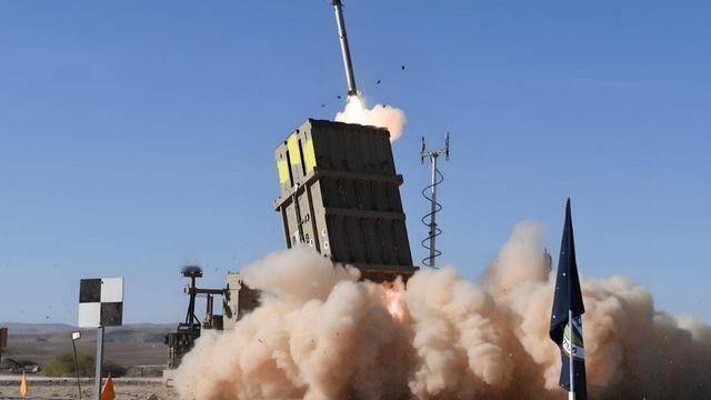 芬达讲故事：美：把这份文件签了。 中：啥