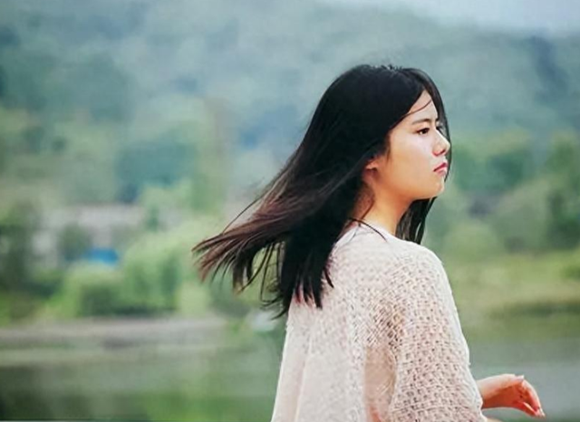 母亲看病住儿子家一晚，隔天房产证就不见了