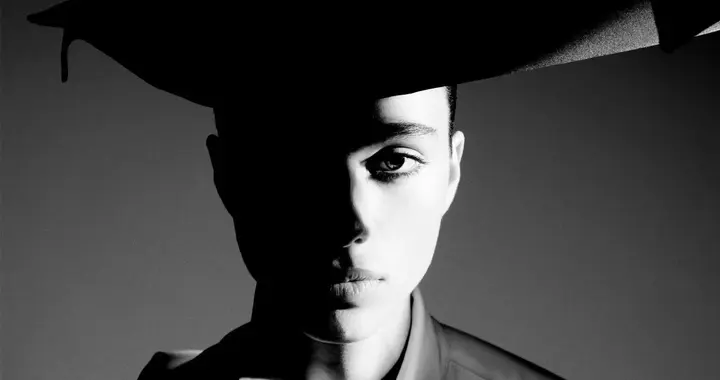 法国超模洛莉·巴伊亚，迪奥2026春季穿搭时尚摄影