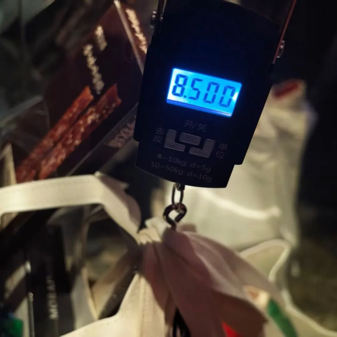 肖战伴手礼17斤17斤的伴手礼，这我真嫉妒了，做肖战粉丝好幸福