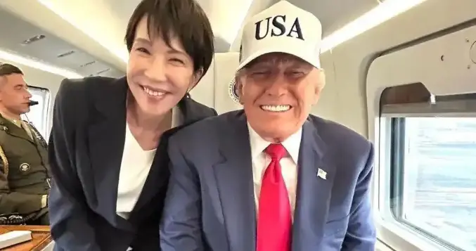 尴尬！高市请来的安倍老臣公开痛批，喊“美国爸爸”太可悲了！