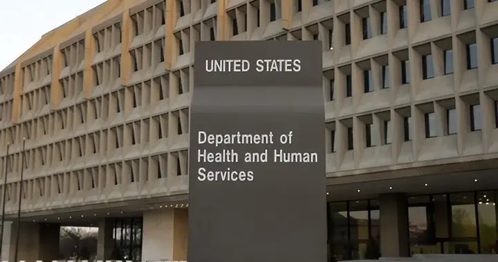 孕期吃感冒药致自闭症？特朗普瞎扯惹众怒，美国卫生系统要玩崩了