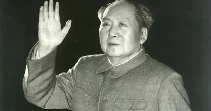 美国只是“次要矛盾”，谁才是中国真正的敌人？毛主席早已看穿！