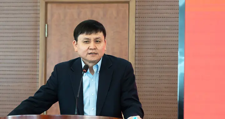 张文宏发现：甲流患者大量饮水者，不用几天，迎来这5积极变化！