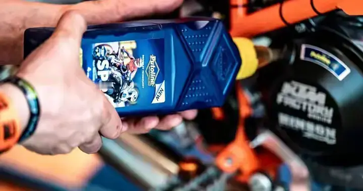 别被修理店忽悠了！1分钟搞懂摩托车机油，一年能省好几千