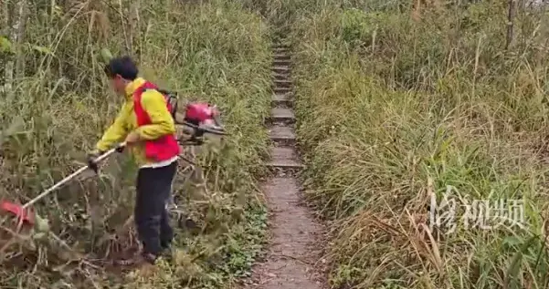 跑步减肥顺便做公益！贵州大哥一锄头，引来两百人同行