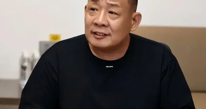 年赚过亿说关就关, 于东来掀桌背后, 实体店是被房东涨死的