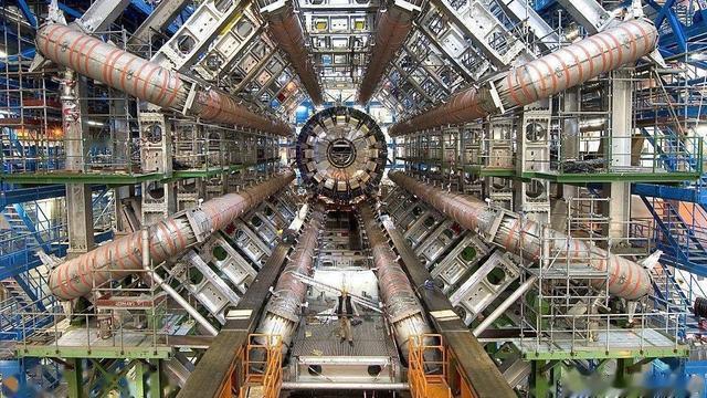 共面波导：有些人说，只要伊朗研究出核武器