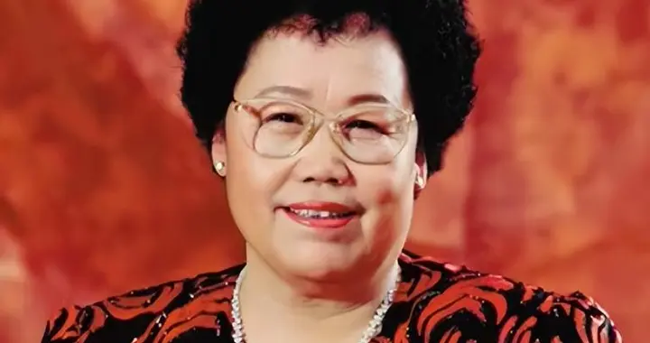 身家过百亿，坐拥北京一条街，出门私人飞机，京圈内的富婆都有谁