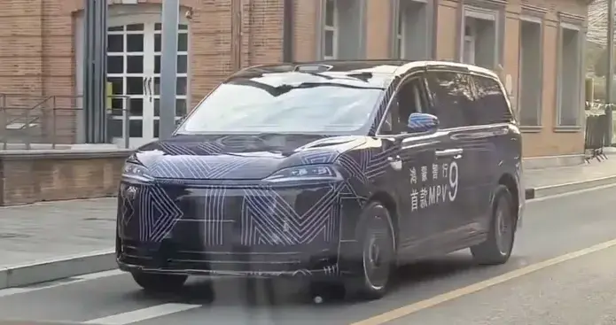 准备好了吗？鸿蒙智行旗舰MPV要来了，它将超越市面上所有MPV？