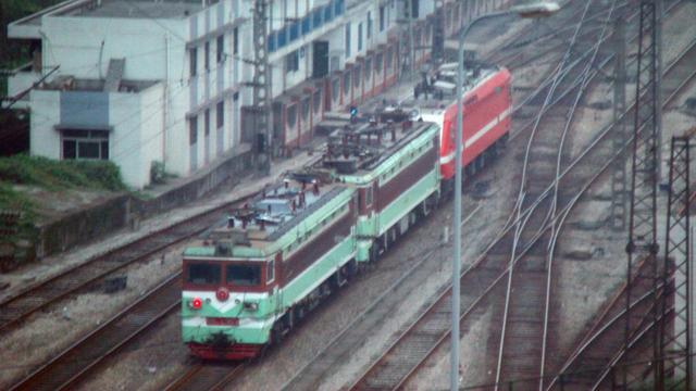 火车天下：2010年，一台韶山7E型电力