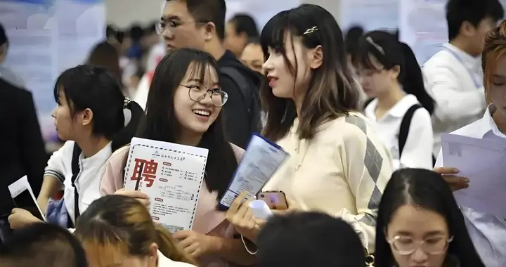 大学生就业难的真相：不是大学生太多了，是没用的大学生太多了！