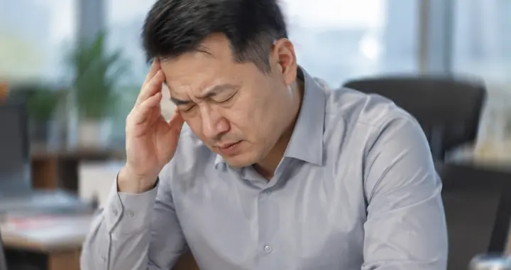 脑供血不足别总当累了，3个变化很多人忽略，拖久了风险不小