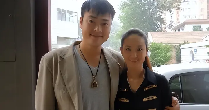 演员关思婷：男友患抑郁症后不离不弃，结婚14年，无儿无女也幸福