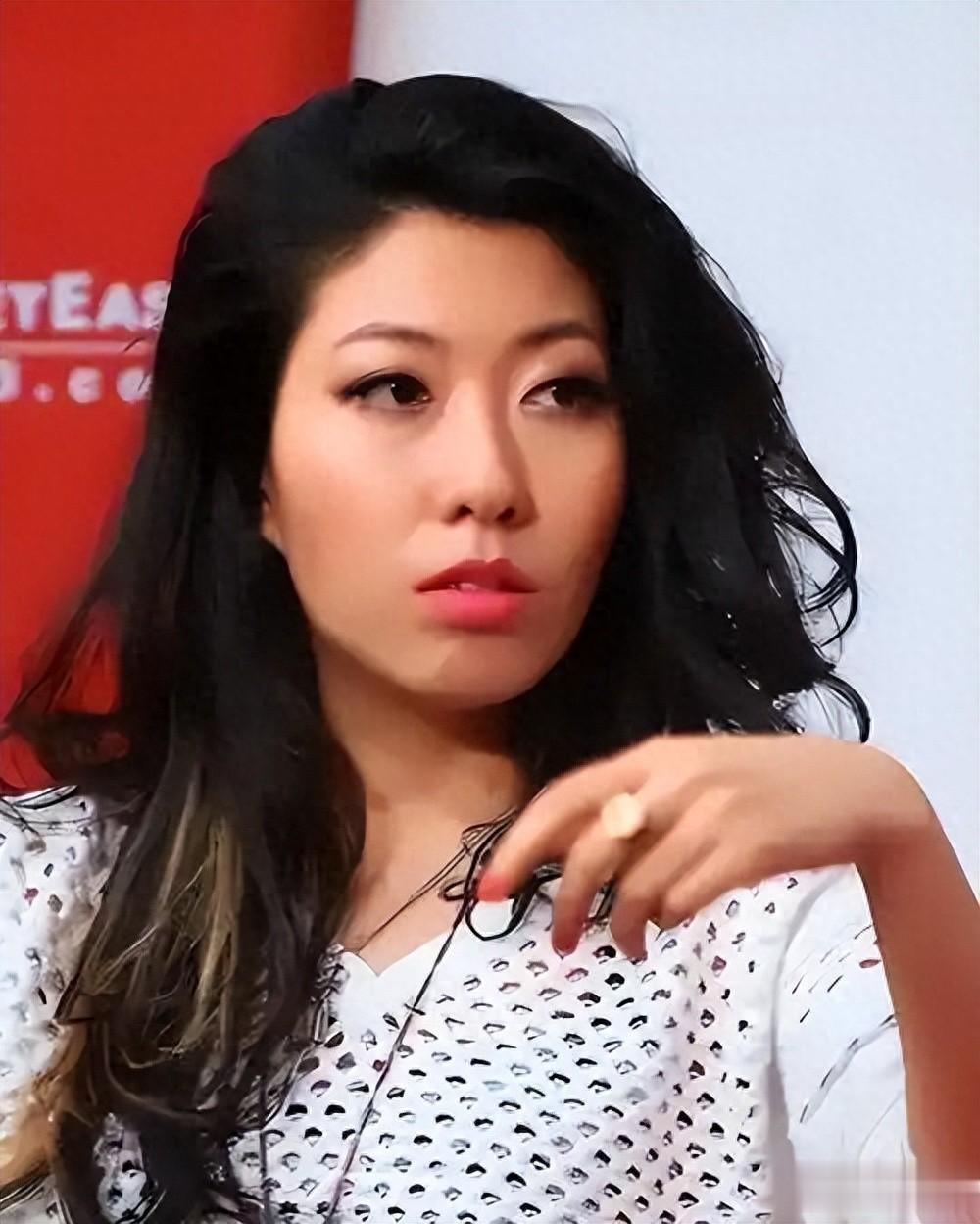 曲婉婷自曝患乳腺癌，孤身一人在外抗癌，曾为贪污犯母亲说话