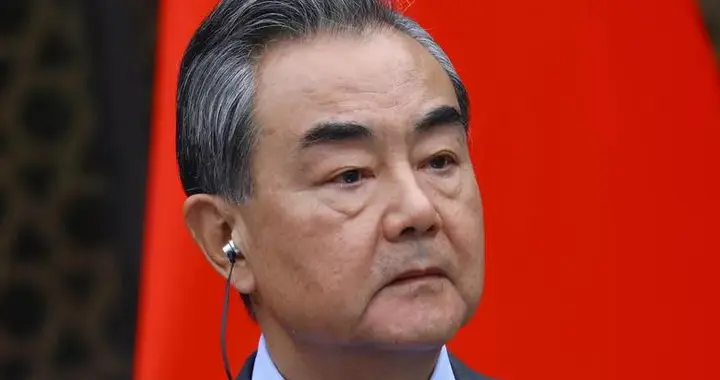 东盟晚宴散场，王毅没有参加，临走前通告全球 菲律宾使出苦肉计？