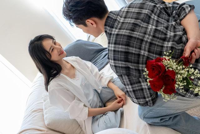 暧昧的暗号：男女关系中的微妙信号