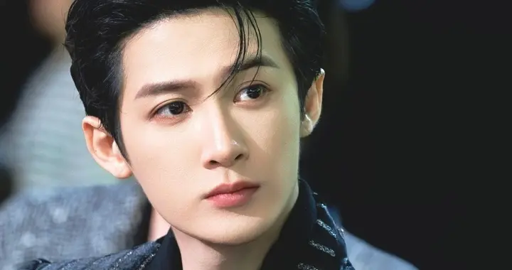 从偶像到“年度演员”一夜获3奖，檀健次靠的是什么？