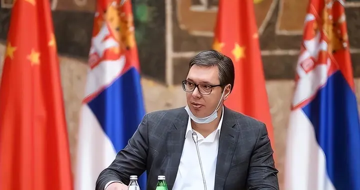 北约国家都傻眼了！武契奇硬气通告全球：中国超音速导弹已经到货