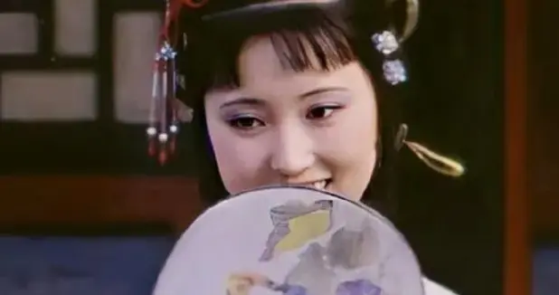 《红楼梦》第五十九回导读：无忧无虑的少女，被内卷摧毁的婆子