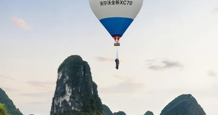 挑战35米高空抛⻋测试 ，沃尔沃全新XC70的底气是啥？