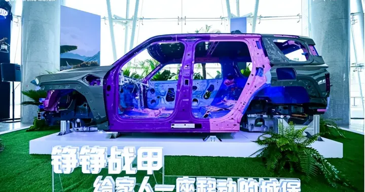 全新猛士 M817 上市，乾崑智驾重塑豪华越野