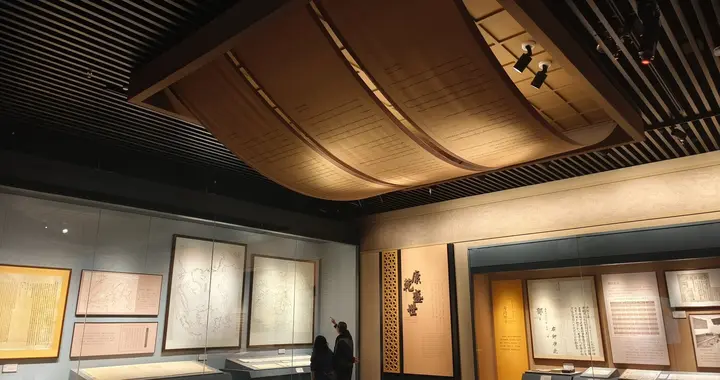 北京的“中国第一历史档案馆”里的明清档案陈列