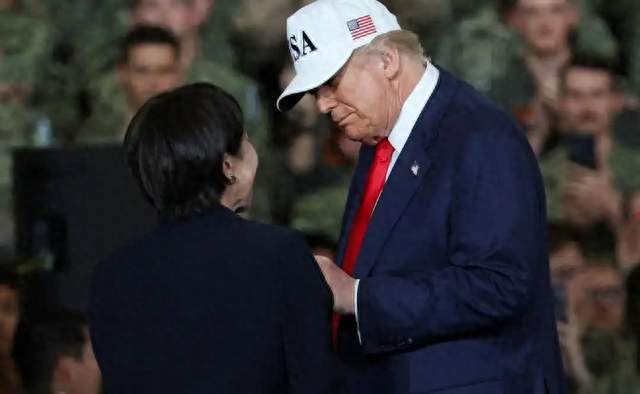 美国不支持高市早苗，台日计划夹击解放军，辽宁舰奉命北上